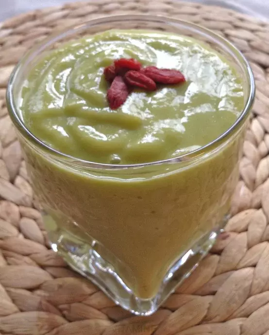 Avokádové smoothie s mangom