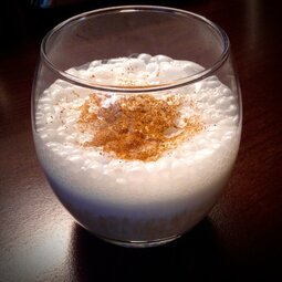 Mandľové chladené cappuccino