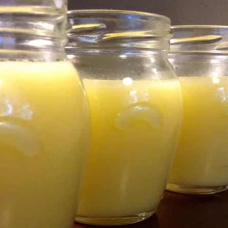 Prepustené maslo alebo Ghee Prepustené maslo alebo Ghee
