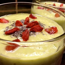 SMOOTHIE RECEPTY Z OVOCIA A ZELENIY